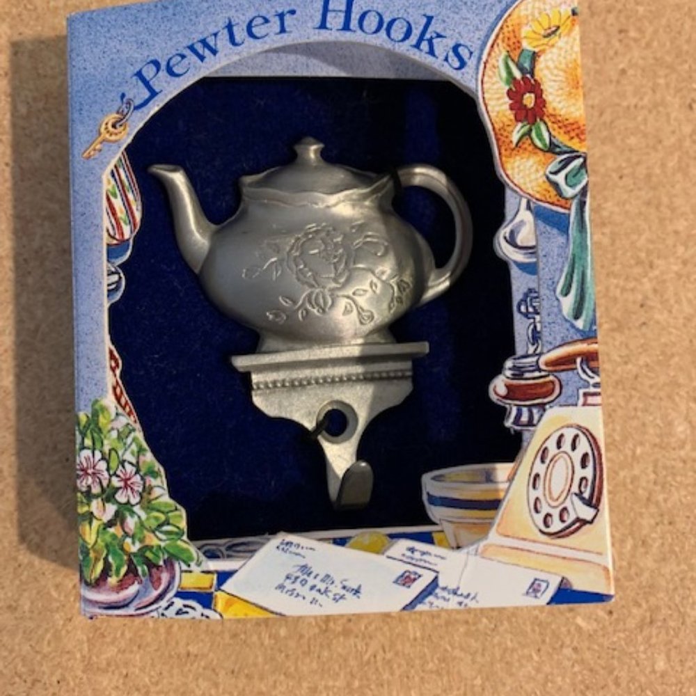Lindsay Claire Designs Single Teapot Pewter Hook in Box NWOT